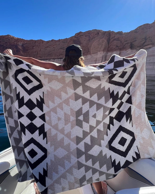 Cozy Southwestern Aztec Plush Throw Blanket - Home Gift - Gift for Her - Boho Throw Blanket