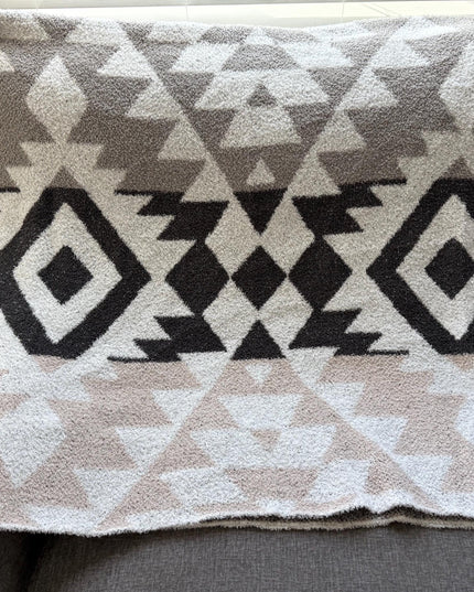 Cozy Southwestern Aztec Plush Throw Blanket - Home Gift - Gift for Her - Boho Throw Blanket
