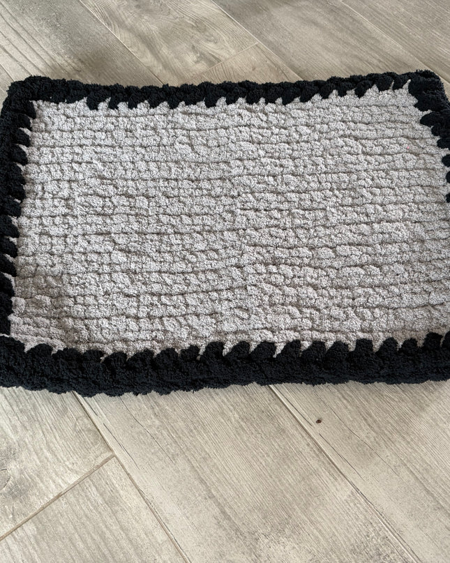 The Mountain Cozee: Signature Two-Tone Comfort pet bed