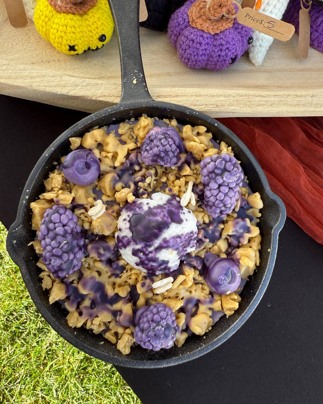 Wild Berry Cheesecake Skillet Candle – Dessert Food Candle, Soy Paraffin Blend, Bakery Scented Candle, Unique Gift for Dessert Lovers